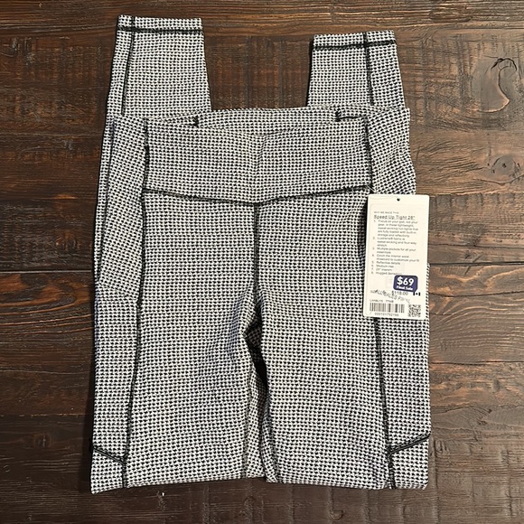 Lululemon. Speed Up Tight 28” - Picture 3 of 4
